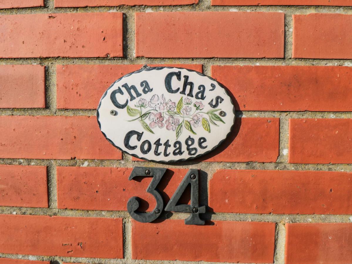 Cha Cha'S Cottage Уитби Экстерьер фото